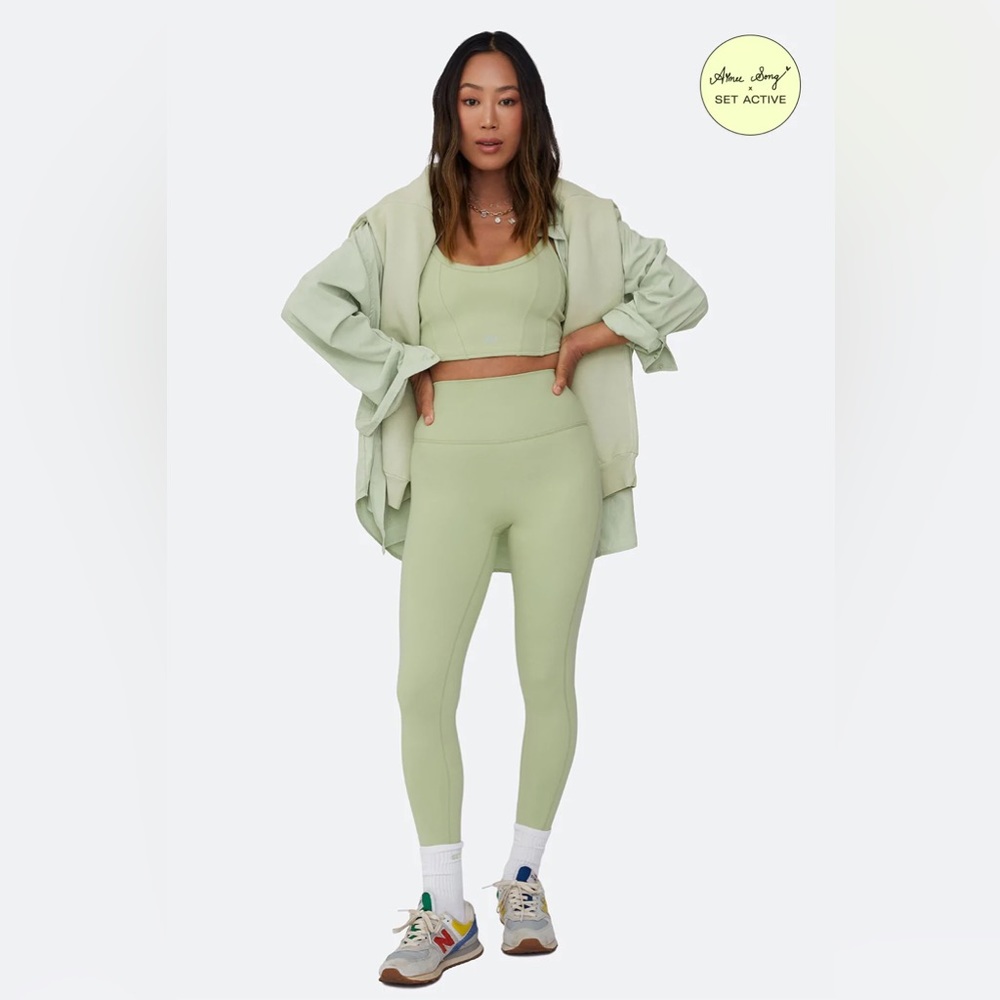 SET ACTIVE Luxform Leggings and Bra Set in Giada